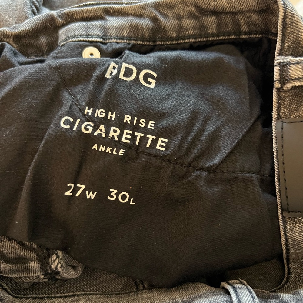 BDG Jeans - Picture 8 of 9